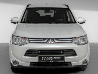 фото Mitsubishi Outlander III 2013