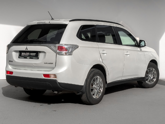фото Mitsubishi Outlander III 2013