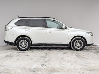 фото Mitsubishi Outlander III 2013