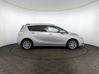 фото Toyota Verso I 2012