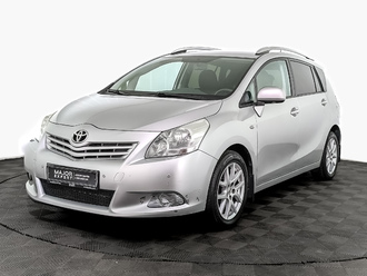 фото Toyota Verso I 2012