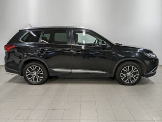 фото Mitsubishi Outlander III 2016
