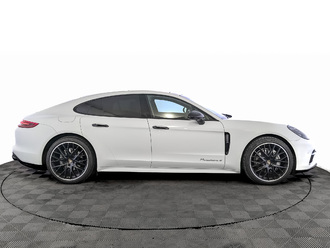 фото Porsche Panamera II 2020