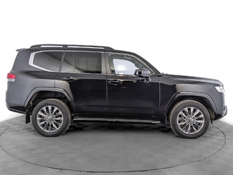 фото Toyota Land Cruiser 300 2022