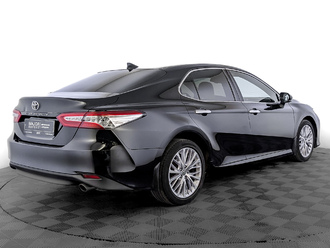 фото Toyota Camry VIII 2020