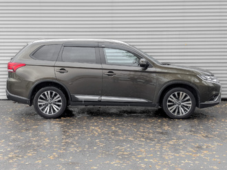 фото Mitsubishi Outlander III 2019