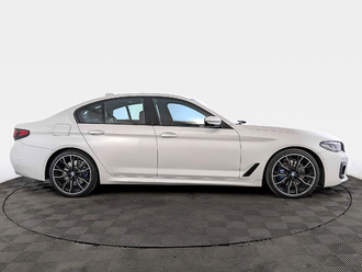 фото BMW 5 (G30/F90) 2022