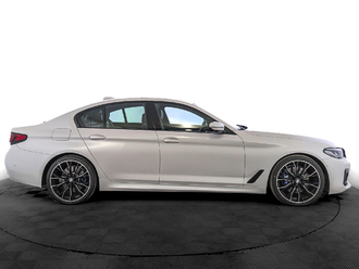 фото BMW 5 (G30/F90) 2022