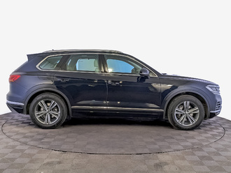 фото Volkswagen Touareg III 2021