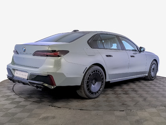 фото BMW 7 (G70) 2022