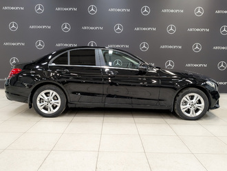 фото Mercedes-Benz C (W/S205) 2019