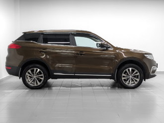 фото Geely Atlas 2020