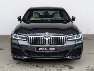 фото BMW 5 (G30/F90) 2022