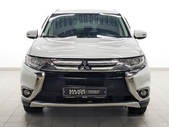 фото Mitsubishi Outlander III 2017