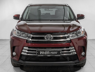 фото Toyota Highlander III 2018