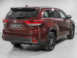 фото Toyota Highlander III 2018