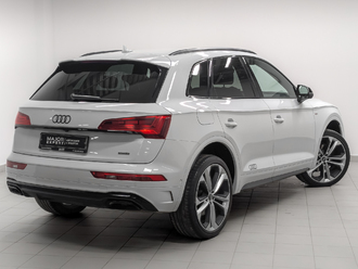 фото Audi Q5 (B9) 2020