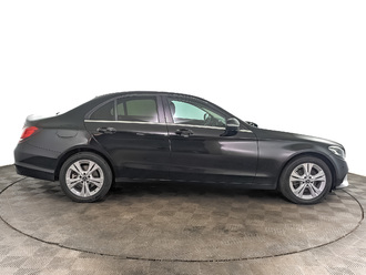 фото Mercedes-Benz C (W/S205) 2019