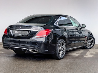 фото Mercedes-Benz C (W/S205) 2019