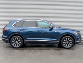 фото Volkswagen Touareg III 2020