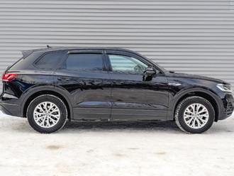 фото Volkswagen Touareg III 2018