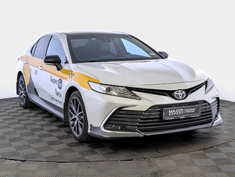 фото Toyota Camry VIII 2021