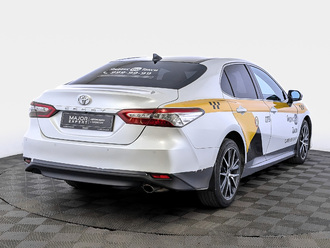 фото Toyota Camry VIII 2021