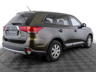 фото Mitsubishi Outlander III 2015