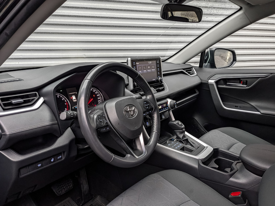 Toyota Rav-4 с пробегом в автосалоне Форис Авто
