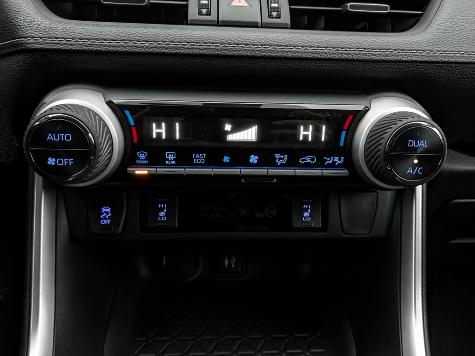 Toyota Rav-4 с пробегом в автосалоне Форис Авто