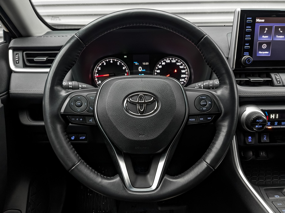 Toyota Rav-4 с пробегом в автосалоне Форис Авто