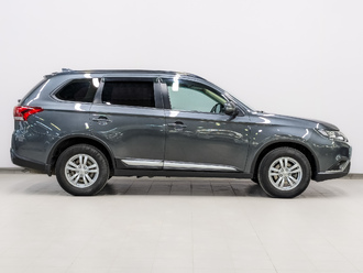 фото Mitsubishi Outlander III 2022