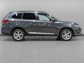 фото Mitsubishi Outlander III 2022