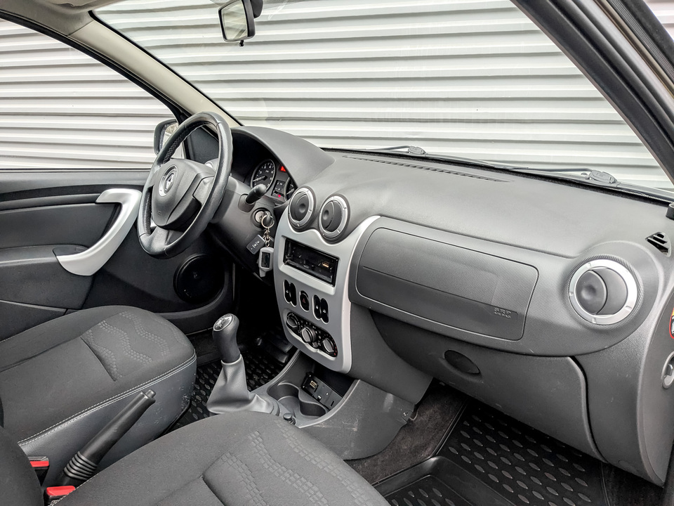 Renault Sandero с пробегом в автосалоне Форис Авто