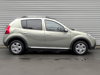 фото Renault Sandero 2013