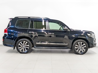 фото Toyota Land Cruiser 200 2018