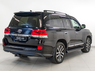 фото Toyota Land Cruiser 200 2018