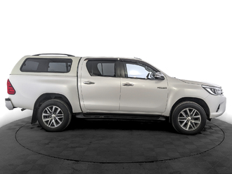 фото Toyota Hilux VIII 2016