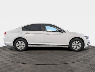 фото Volkswagen Passat B8 2018