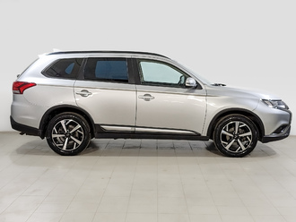 фото Mitsubishi Outlander III 2022
