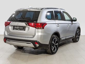 фото Mitsubishi Outlander III 2022