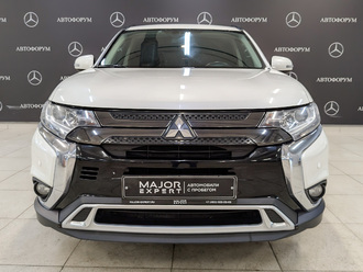 фото Mitsubishi Outlander III 2021