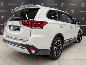 фото Mitsubishi Outlander III 2021