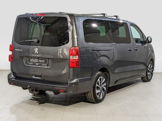 фото Peugeot Traveller 2020