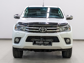 фото Toyota Hilux VIII 2017