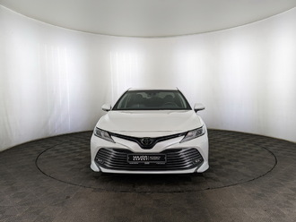 фото Toyota Camry VIII 2019