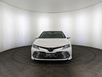 фото Toyota Camry VIII 2019