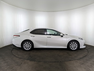 фото Toyota Camry VIII 2019