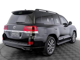 фото Toyota Land Cruiser 200 2018