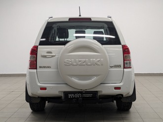 фото Suzuki Grand Vitara II 2013